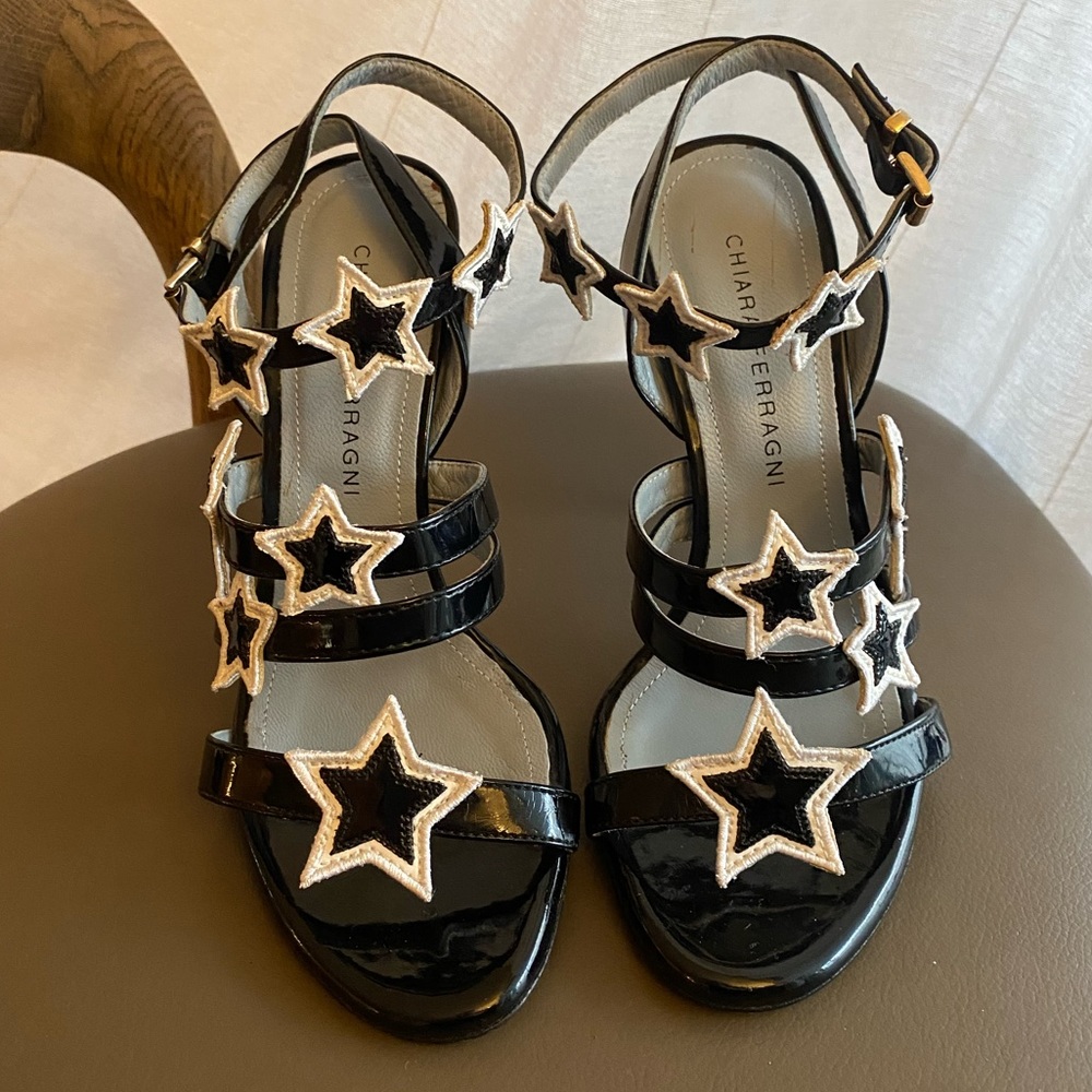 CHIARA FERRAGNI Patent BLACK LEATHER Sandals Heels Stars Y2K EU 38 US 7.5 8
